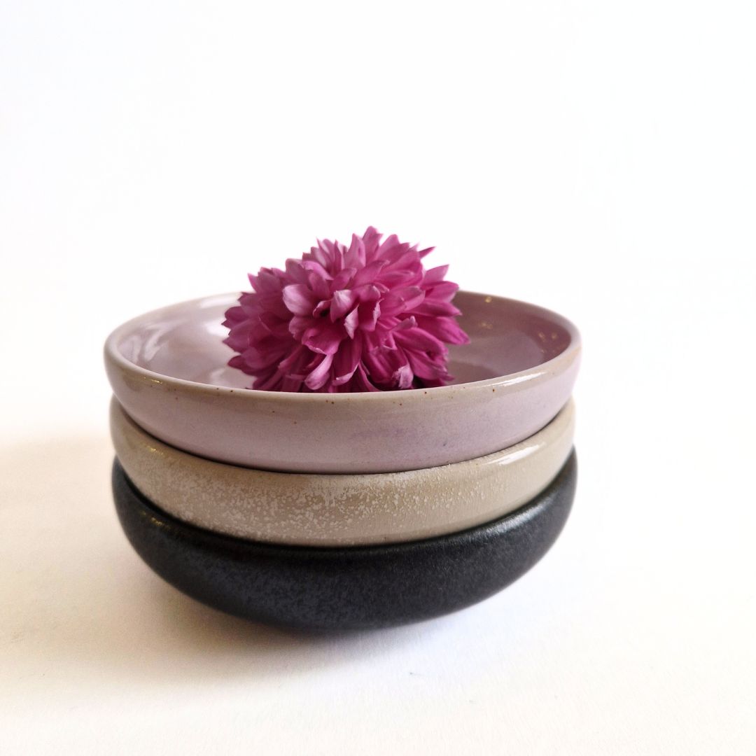 Coupe à encens en céramique noire