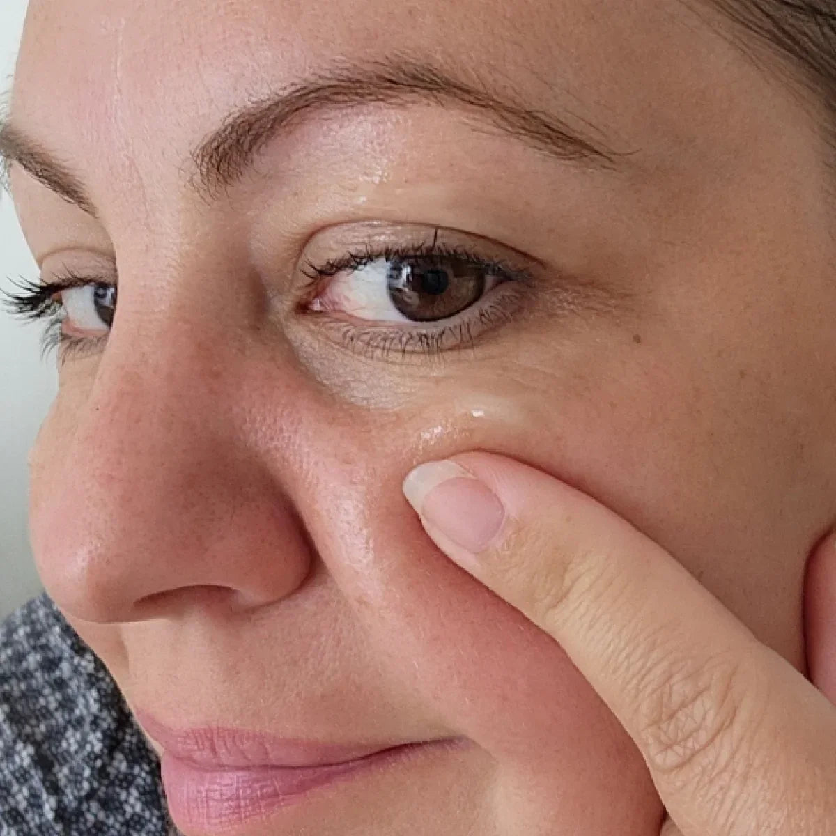 Serum yeux à la bave d'escargot certifié bio - anti-cerne, anti-ride